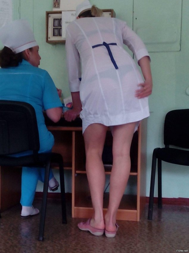 Под халатом медицинской сестры