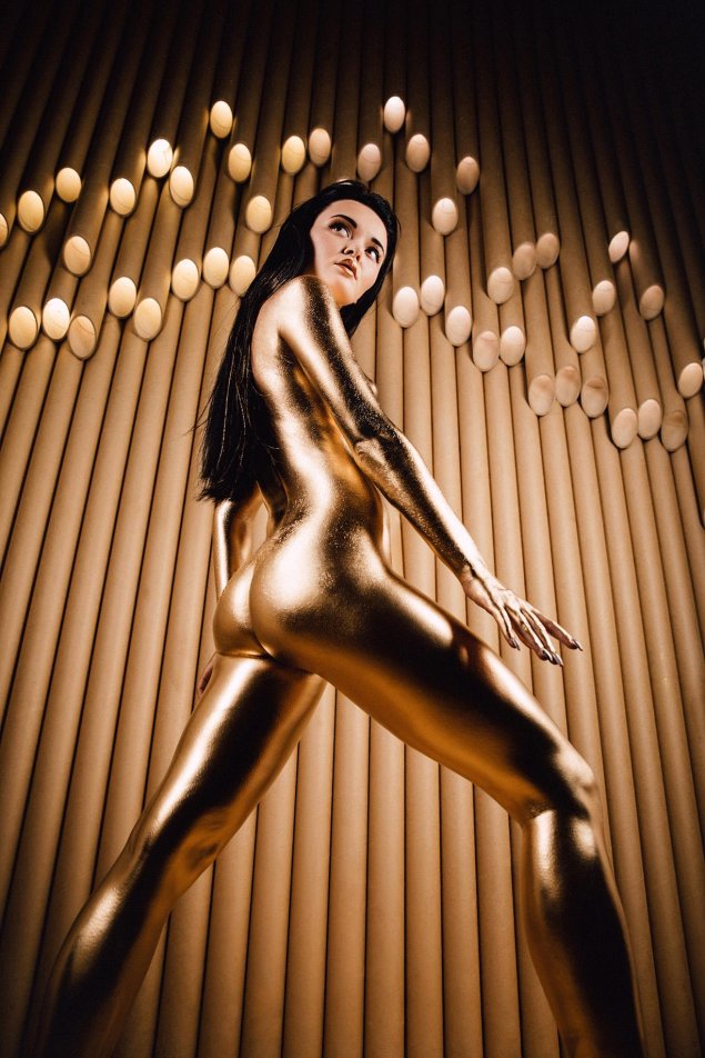 Золотая девушка