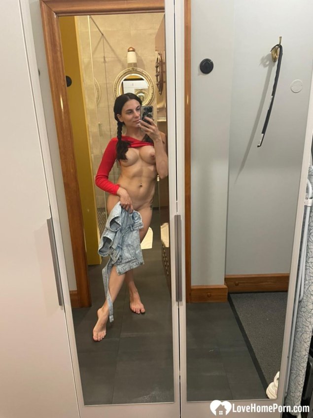 Обнаженное селфи