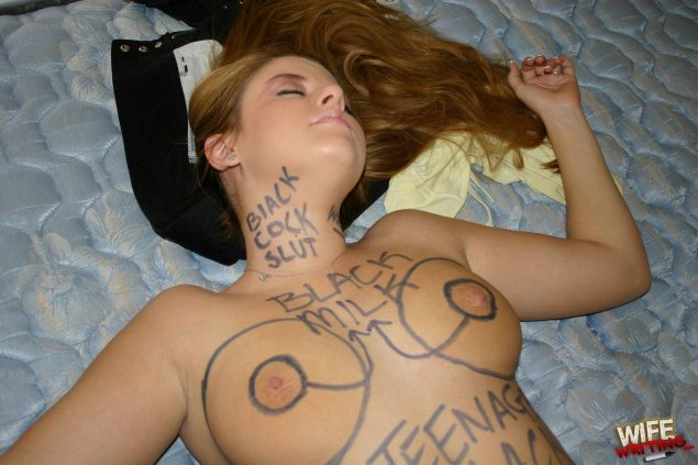 Унизительные надписи на голых