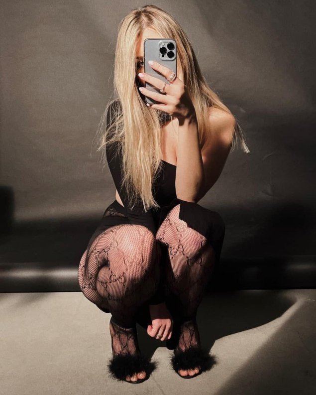 Красива девушка