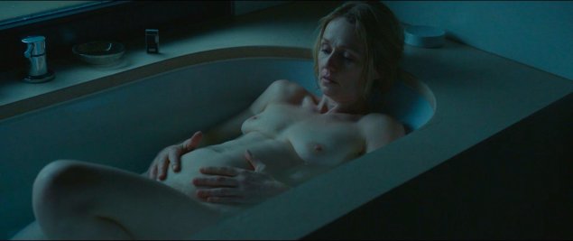 Эми адамс лоис лейн в ванной