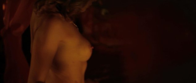 Голая актриса