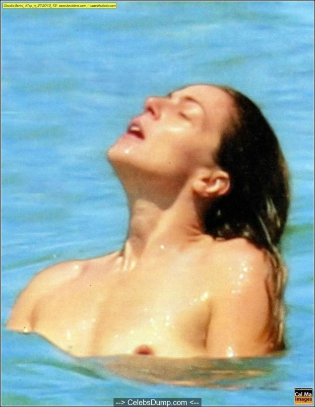 Ванесса паради топлесс