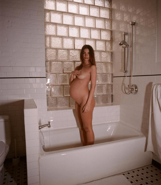 Эмили ратаковски беременная голая