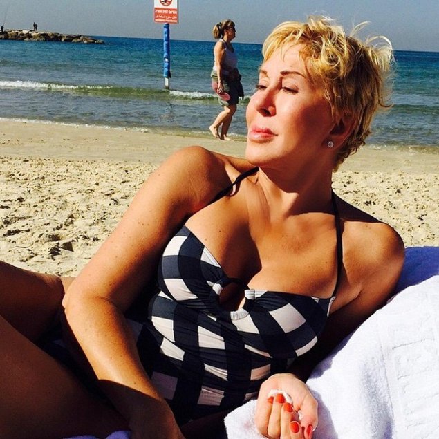 Любовь успенская в купальнике