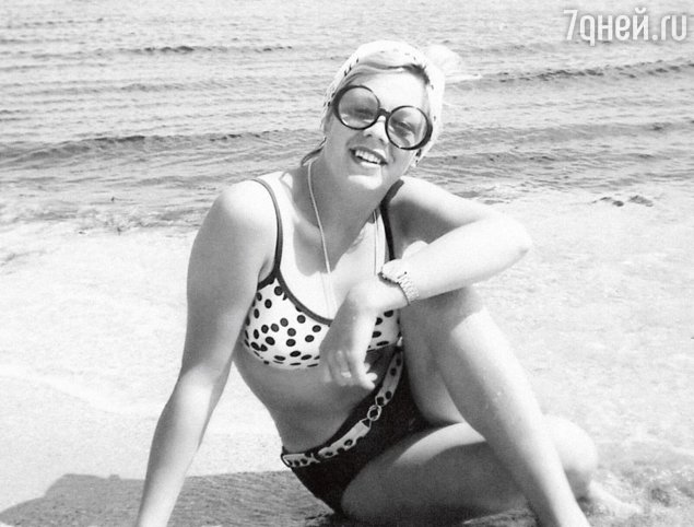 Любовь казарновская в молодости купальнике