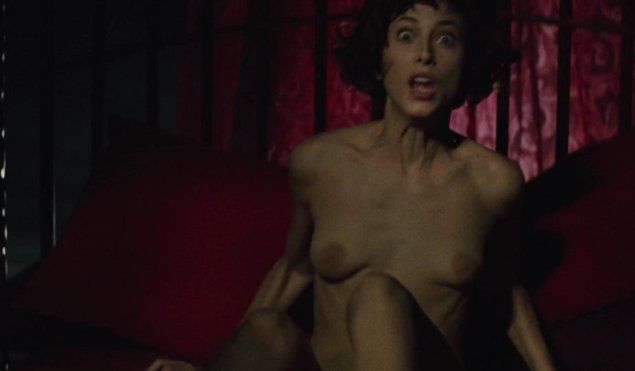 Алиса голая