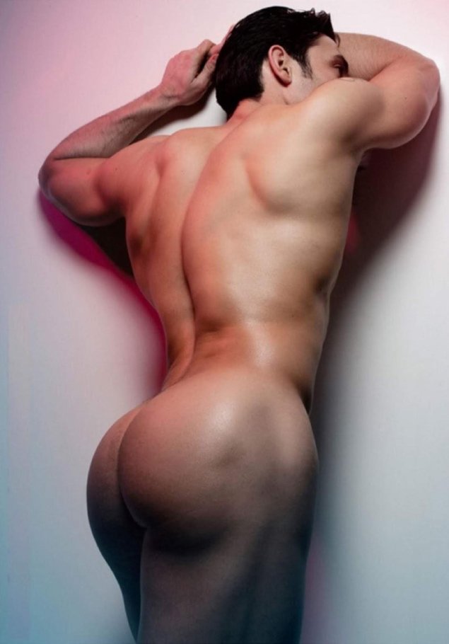 Мужские накаченные задницы