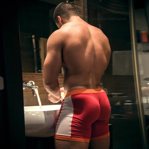 Мужские ягодицы