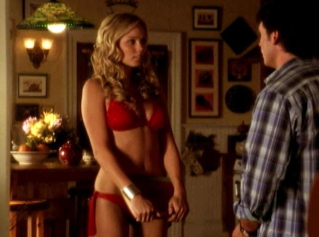 Лора вандервурт тайны смолвиля