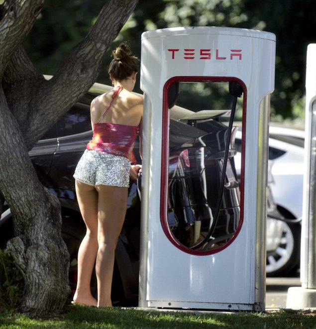 Tesla supercharger