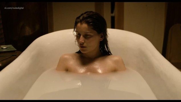 Голенькая летиция каста