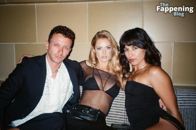 Голые модели