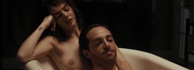 Откровенные сцены