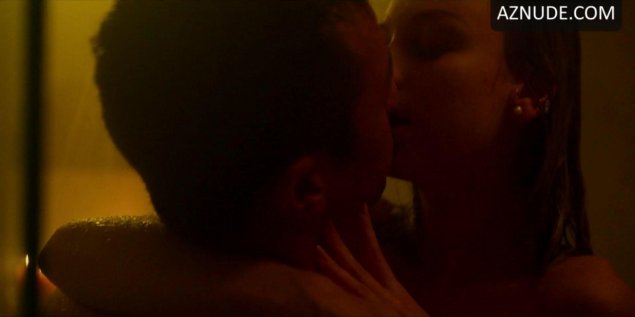 Charlie countryman голая