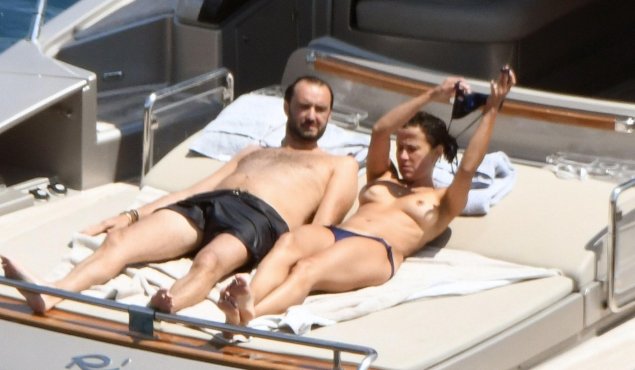 Эмили ратажковски с мужем