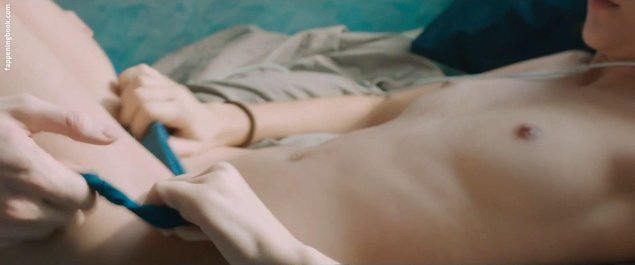 Арина шевцова актриса ню