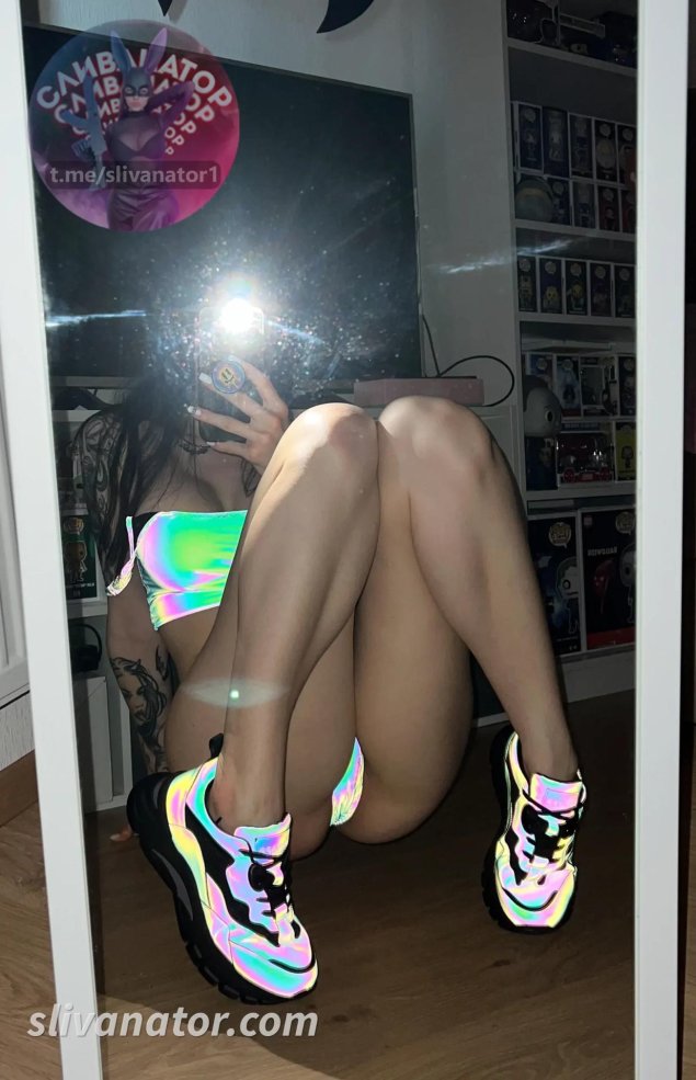 Женские кроссовки