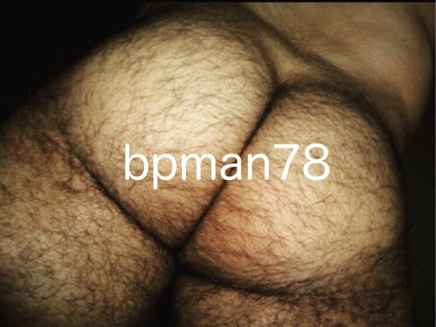 Волосатые задницы парней