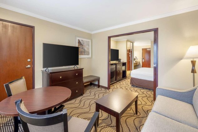 Забронировать отель