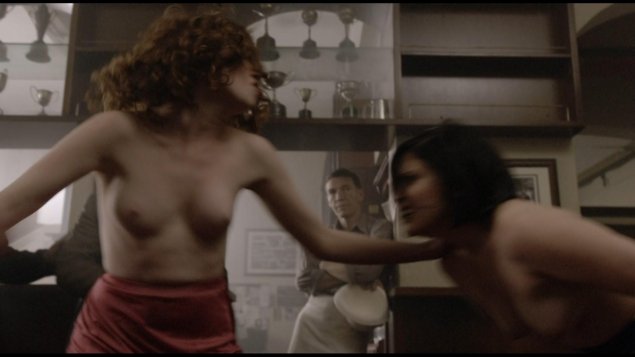 Эмили роуз мэйер голая