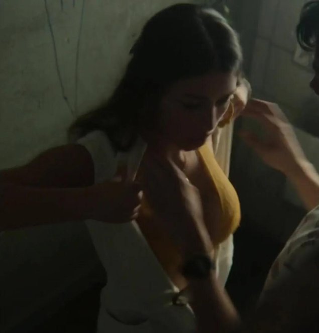 Актриса сиськи