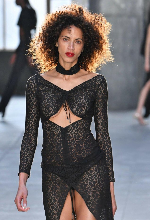 Показ нижнего белья