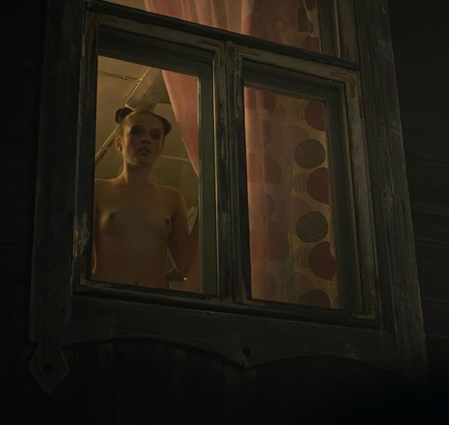 Голая из сериала