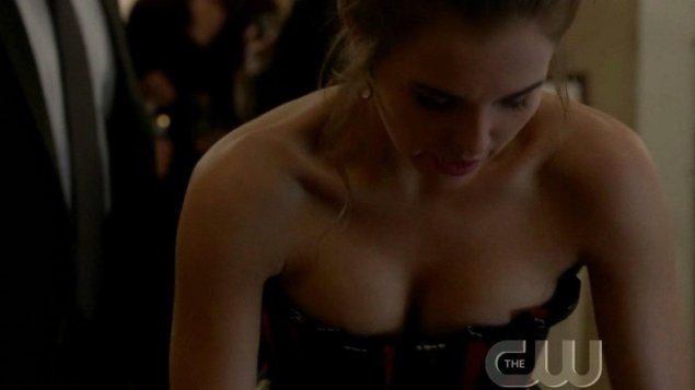 Елена гилберт в нижнем