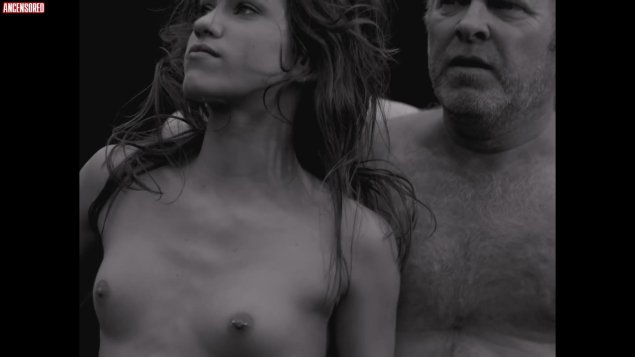 Обнаженная актриса