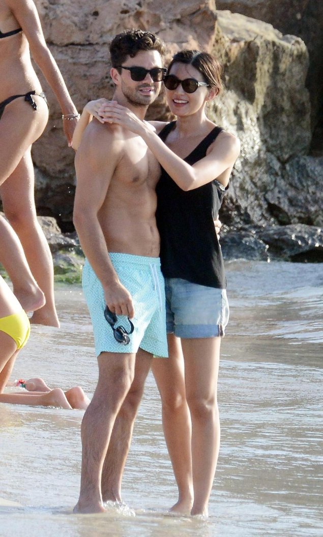 Джемма чан и доминик купер