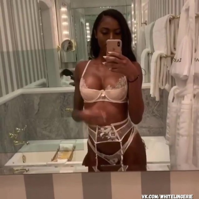 В нижнем белье