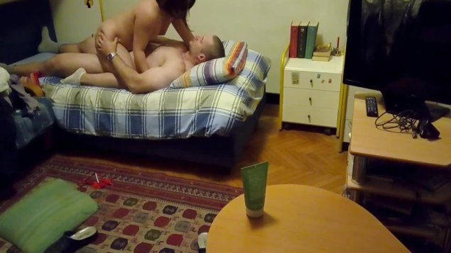 Домашняя порнушка на скрытую камеру