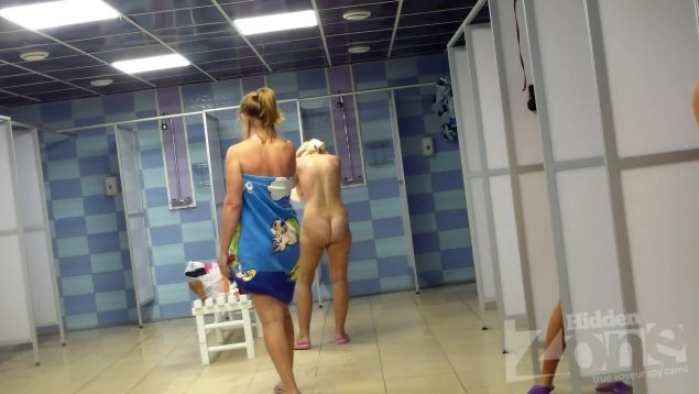 Раздевалка скрытая камера