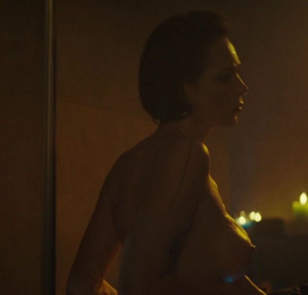 Самбурская голая в фильме