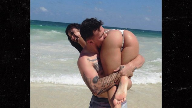 Укусить мужчину за попу