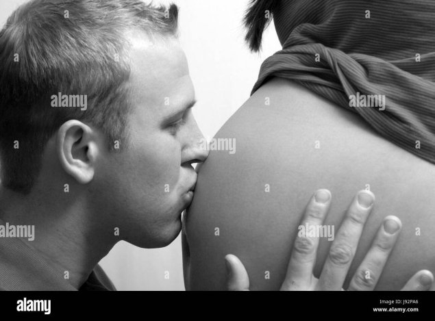 Фотосессия беременного животика с мужем