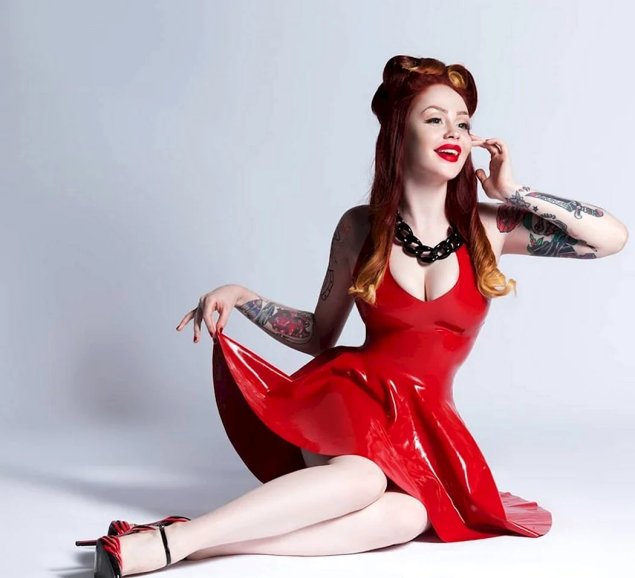 Платье из латекса