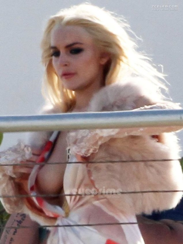 Линдси лохан топлесс