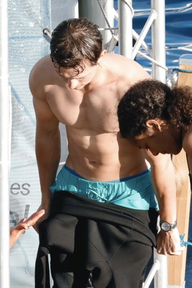 Том холланд торс