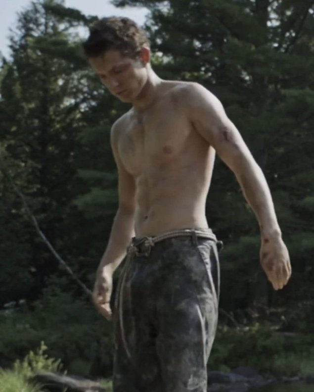 Том Холланд торс