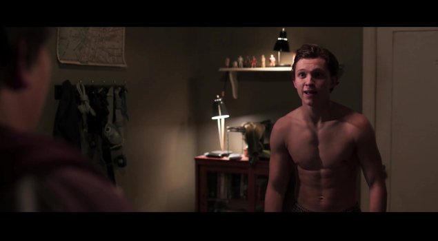 Том холланд торс