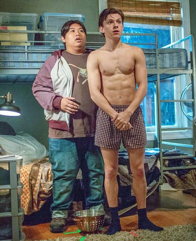 Том холланд в трусах