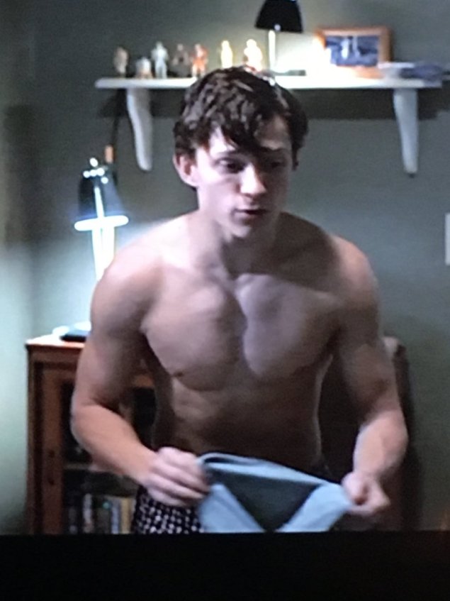 Том Холланд мышцы