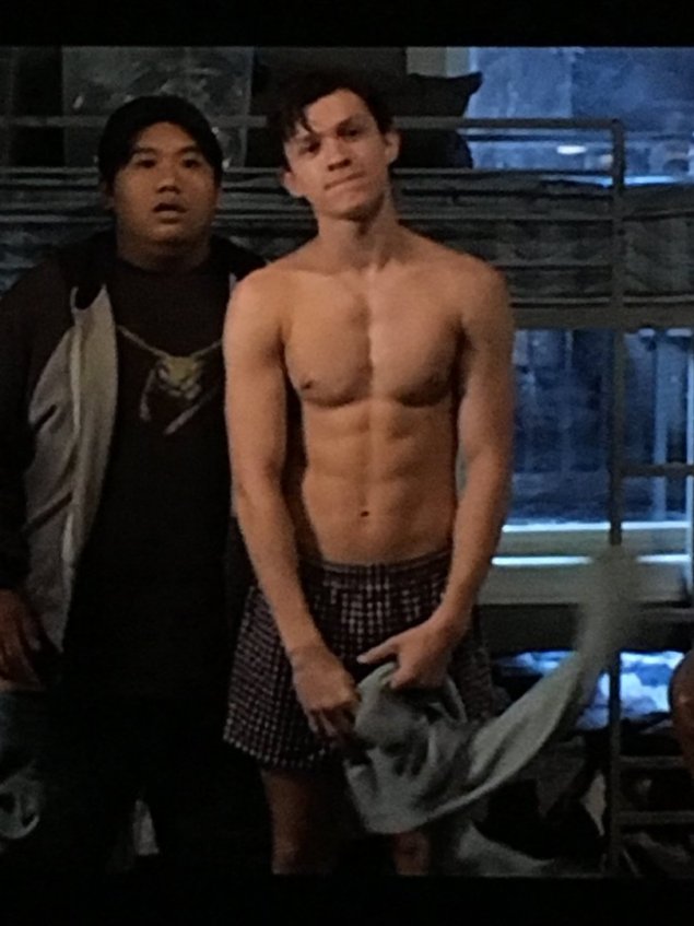 Том холланд торс