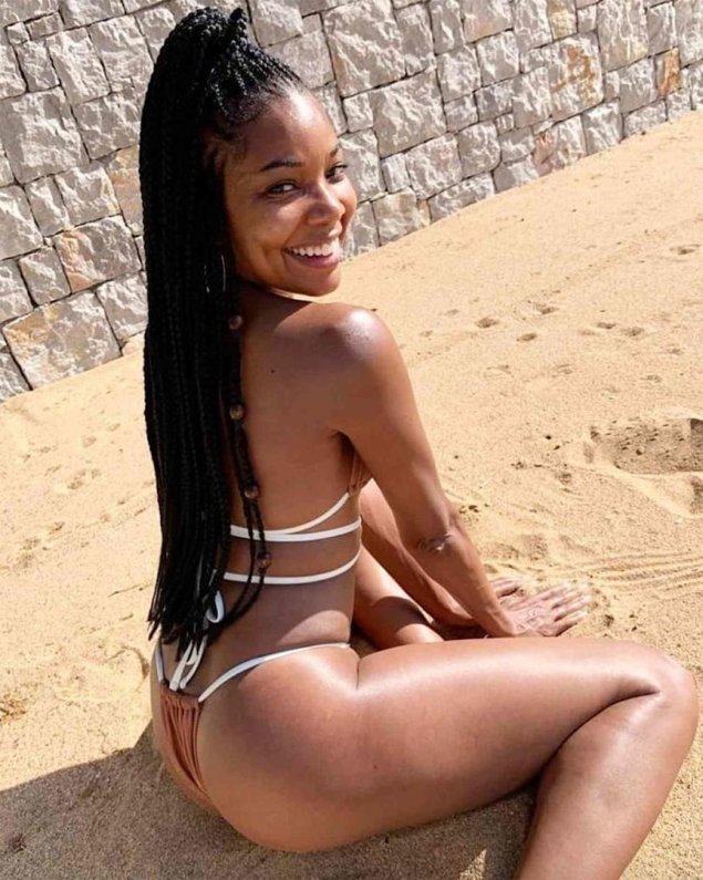 Н Буш Райт в купальнике