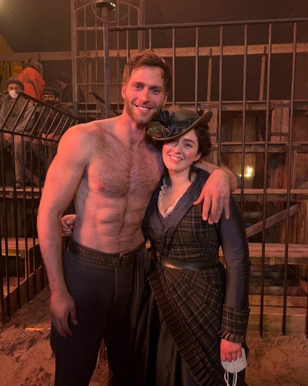 Danielle Galligan nu