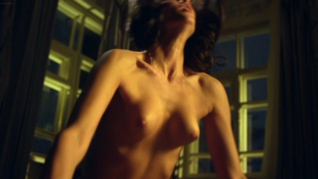 Паулина андреева топлес