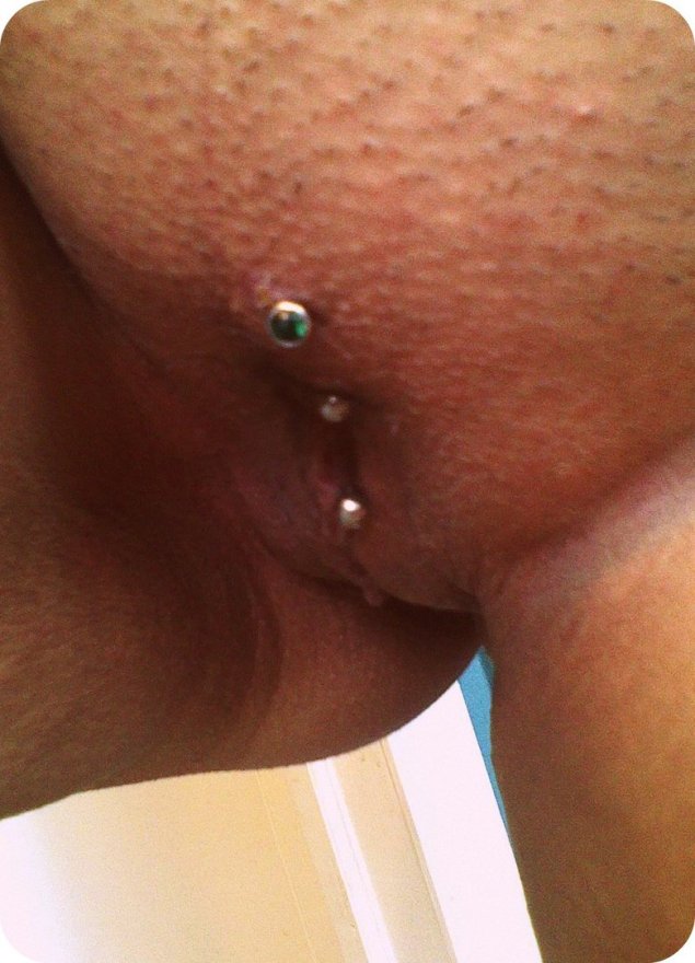 Красивый анальный пирсинг